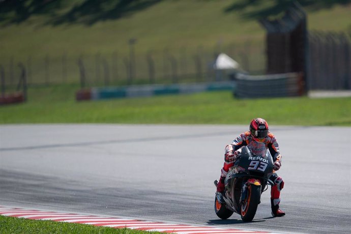 El piloto de MotoGP Marc Márquez (Repsol Honda) en el test de Sepang