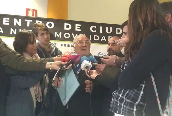 El director general de Tráfico, Pere Navarro, atiende a los medios en el V Encue