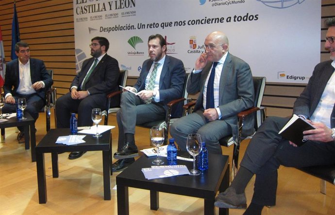 Coloquio sobre despoblación en Valladolid