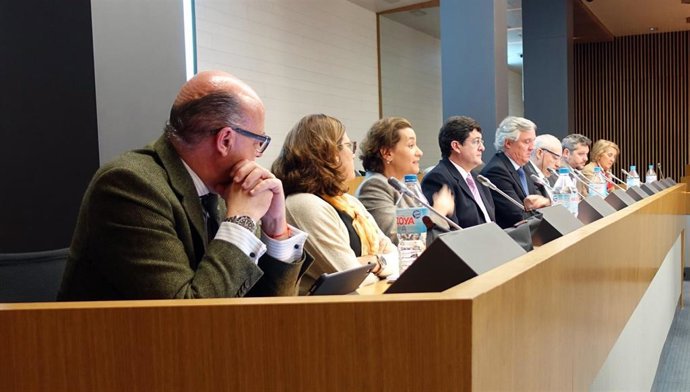 Unav celebrado un seminario sobre la nueva normativa en materia de viajes combin