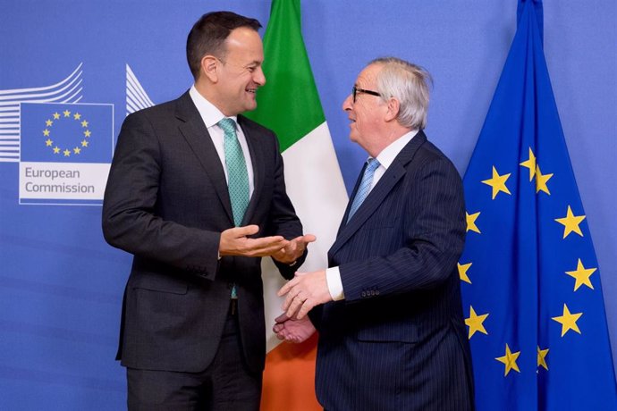 Leo Varadkar y Jean-Claude Juncker