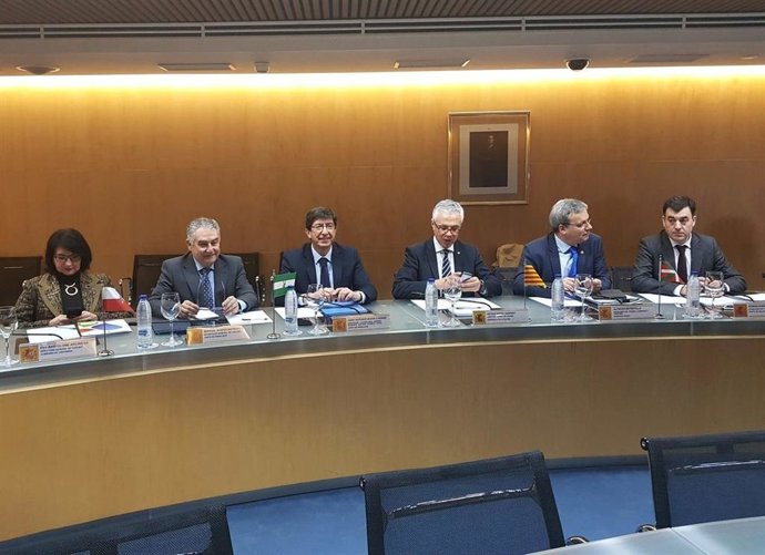 El conselleiro de Cultura, Román Rodríguez, en la reunión en Madrid