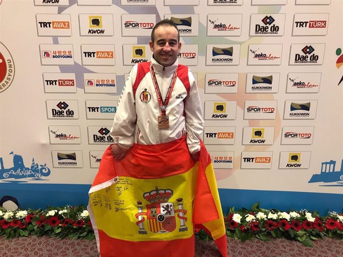 El coruñés Álex Vidal, bronce en el Mundial de taekwondo paralímpico