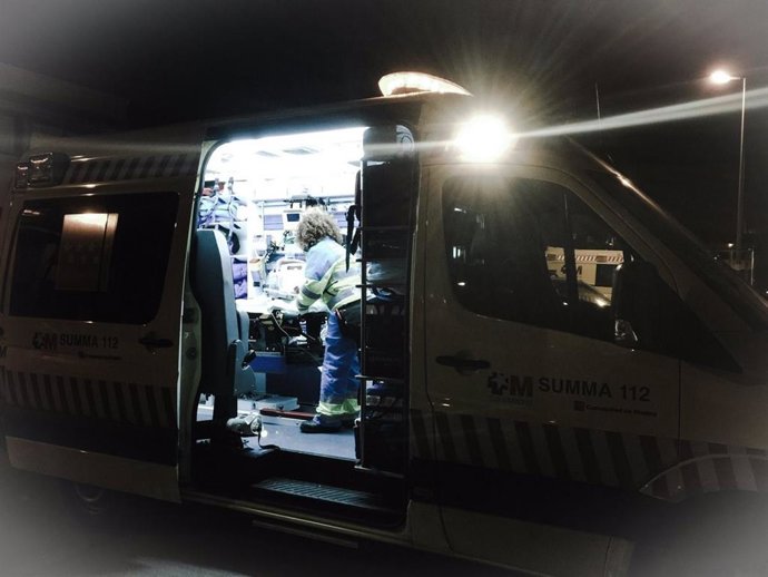 Policía busca a un conductor dado a la fuga tras atropellar a una mujer en Las R