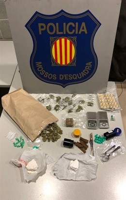 Droga confiscada a un avi i al seu net a Martorell (Barcelona)