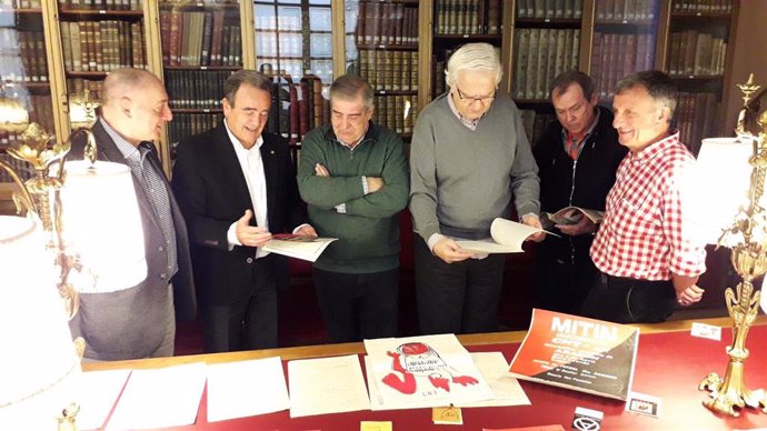 Sánchez Quero ha recibido hoy los libros sobre la CNT donados a DPZ