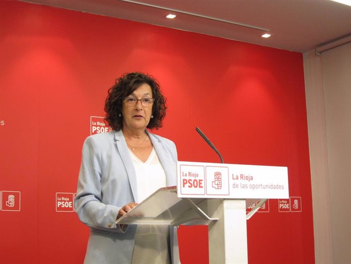  La Diputada Del PSOE, Ana Santos                              