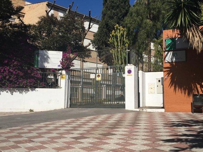 Instituto sierra blanca IES centro educativo marbella colegio fachada