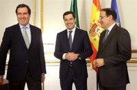 Moreno ofrece colaboración a los presidentes de la CEOE y de la CEA con el empleo como prioridad