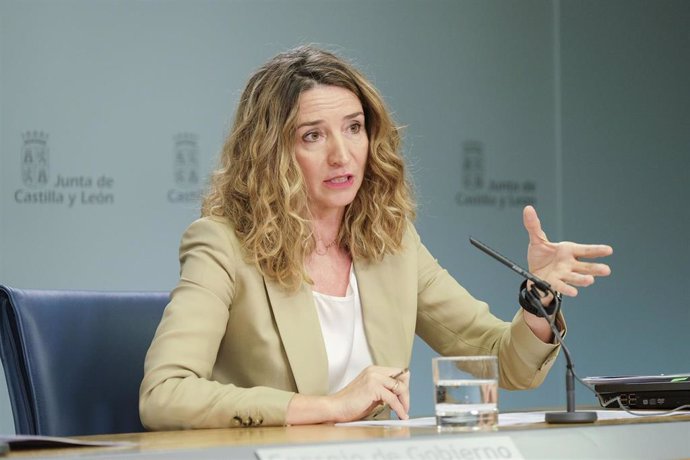 Alicia García explica el decreto sobre la red de centros de acogida