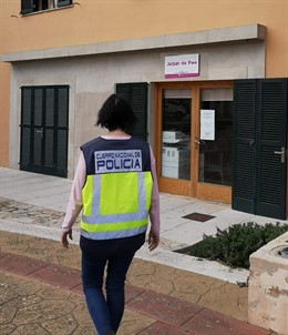 La Policia Nacional Deté A Dos Homes Per Delictes De Falsedat Documental I F