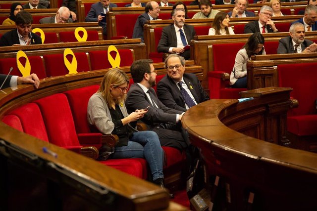 Sesión en el Parlamento de Catalunya, para tratar, entre otras cuestiones, el di