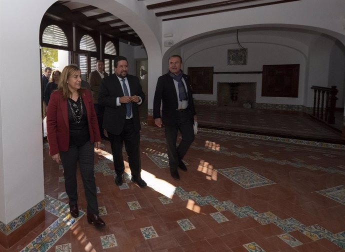 Moliner y Marqués visitan Villa Elisa