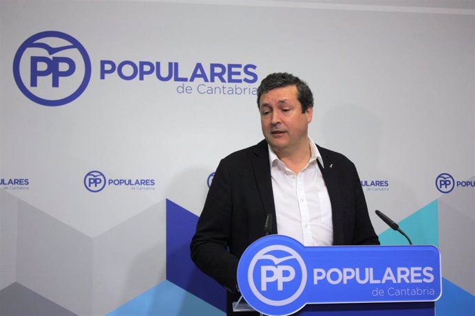 El portavoz del PP de Cantabria, Íñigo Fernández