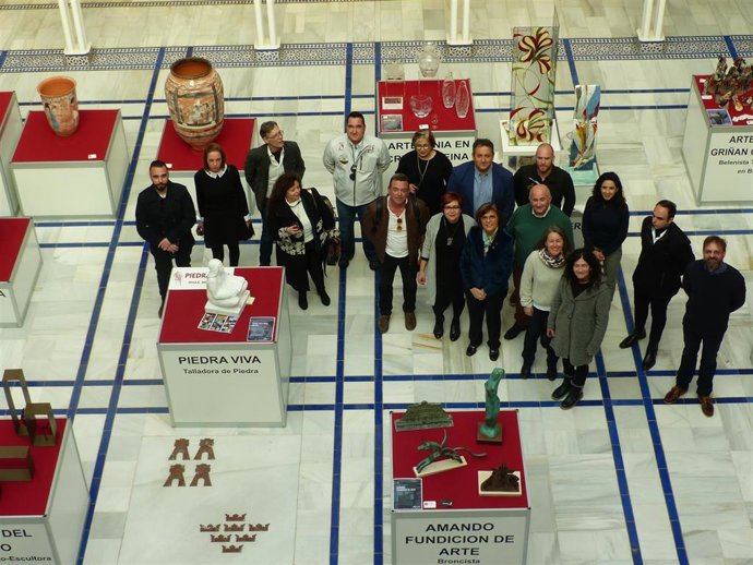 La excelencia de la artesanía regional se instala en el Patio de los Ayuntamient