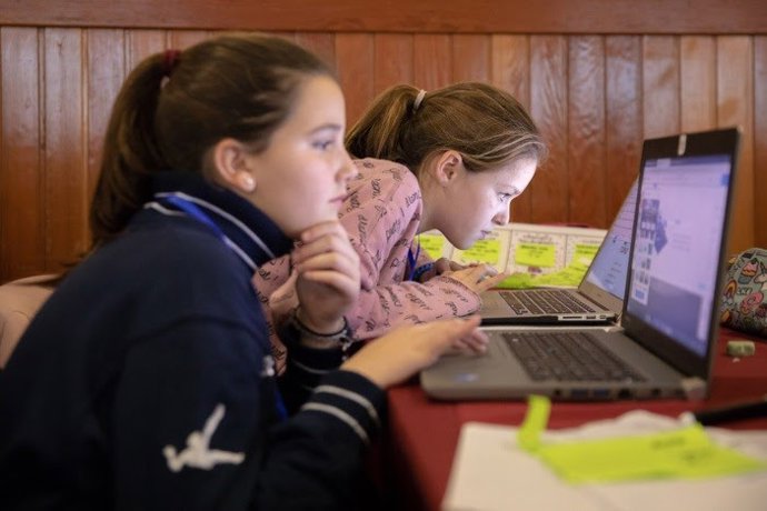 Alumnas del Colegio de San Francisco de Paula