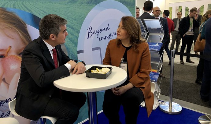 Reunión entre Carmen Crespo y Miguel Ángel del Amor Saavedra
