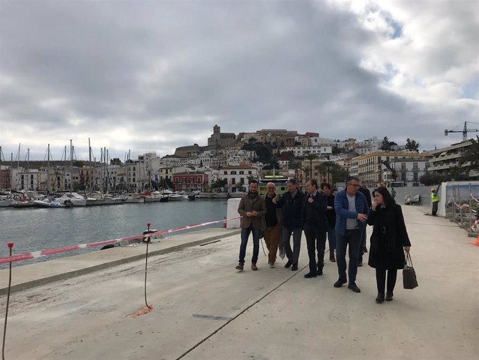 Representantes de Ayuntamiento de Ibiza y Autoridad Portuaria de Baleares