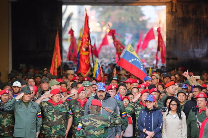 Maduro con autoridades y mandos militares 
