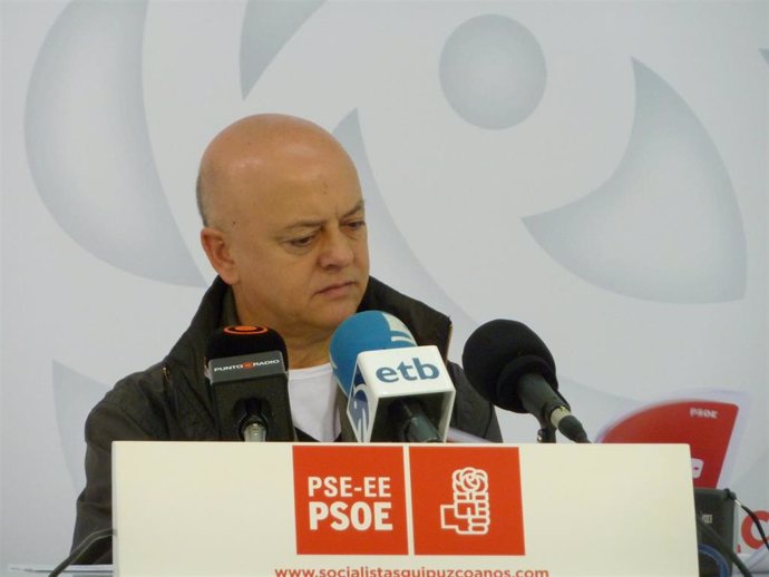 Odón Elorza (PSOE) acusa a secesionistas y populistas "españolistas"  de atacar 