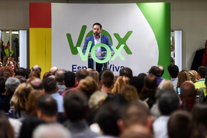 El presidente de Vox, Santiago Abascal, visita Pamplona