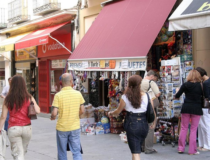 Turistas por las calles de Segovia