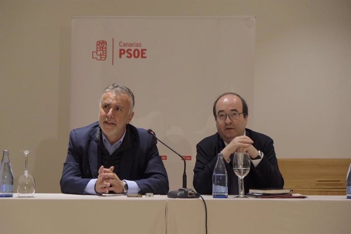 Ángel Víctor Torres y Miquel Iceta este sábado en Tenerife