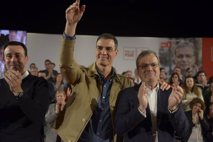 Sánchez espera que los españoles "tomen nota si los independentistas y la ultrad