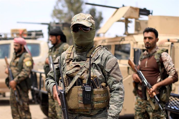 Miembros de las Fuerzas Democráticas Sirias en Deir Ezzor