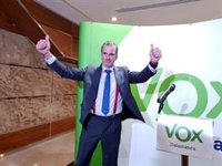 Ortega Smith anima a participar a la manifestación convocada para el domingo y a acabar con "la imposición catalanista"