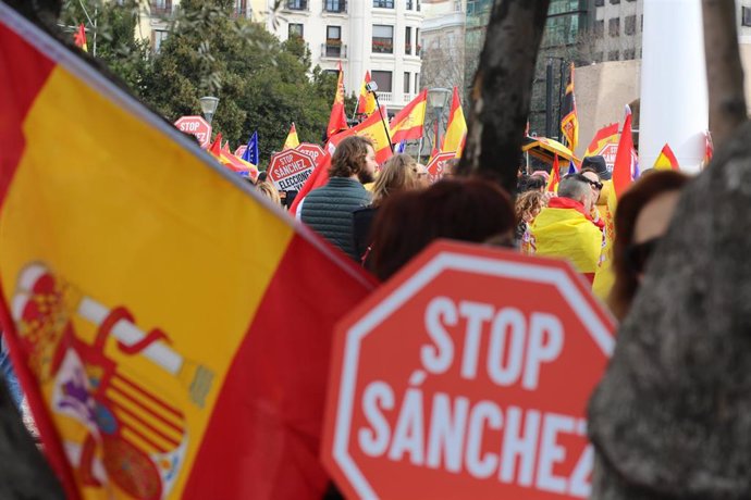 Concentración en Madrid bajo el lema 'Por una España unida'  