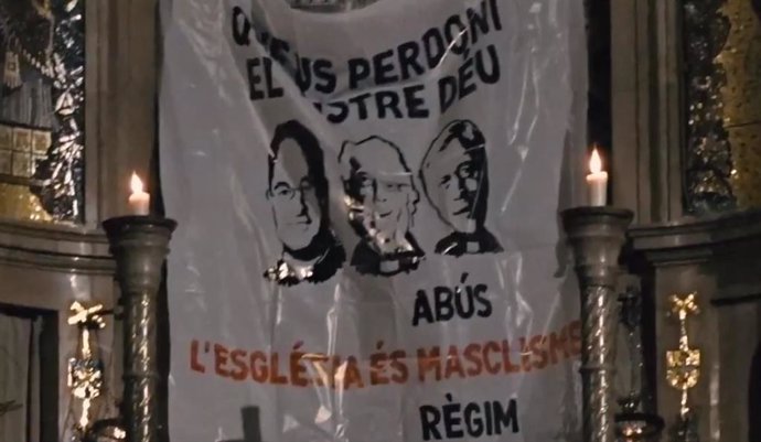 La pancarta desplegada por Arran en el Monasterio de Montserrat