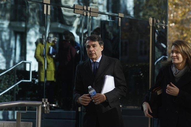 Ignacio González testificará mañana en el juicio de los espías tras un error de la Audiencia en su citación