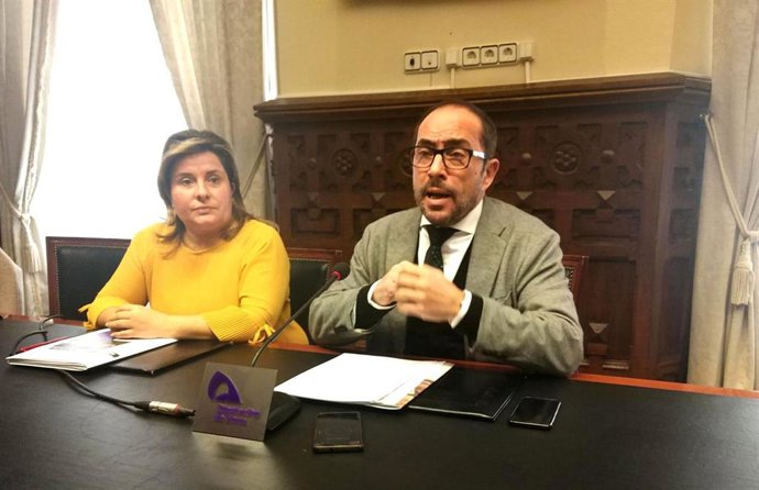 Esther Pérez Y El Presidente De La Diputación Luis Rey.