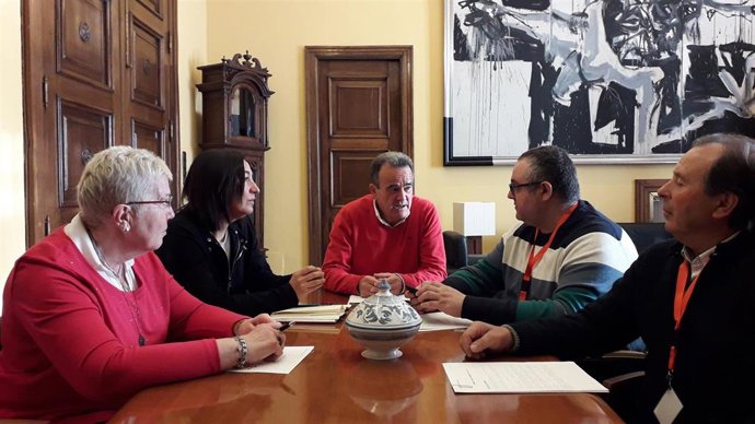 Sánchez Quero se reúne con el alcalde de Gelsa y la presidenta de la Ribera Baja