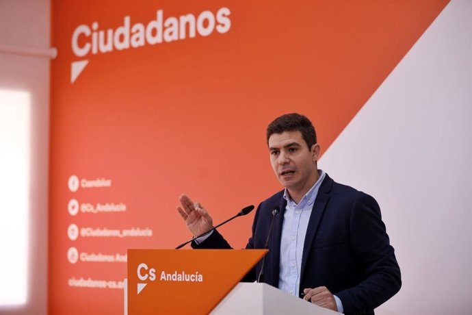 El portavoz del grupo parlamentario de Ciudadanos, Sergio Romero