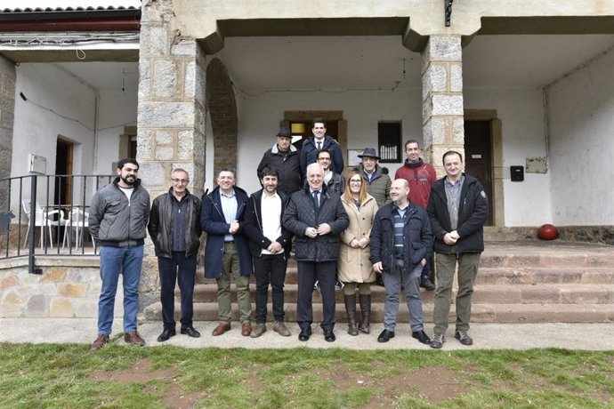 Ceniceros junto a Cuevas con alcaldes zona de Mansilla