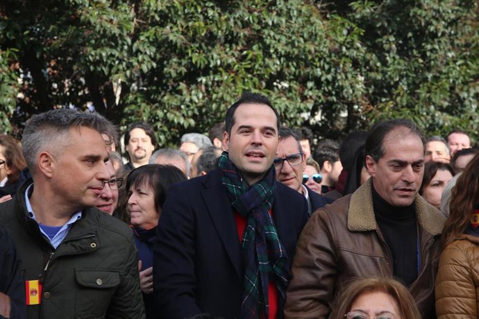 Concentración en Madrid bajo el lema 'Por una España unida'  