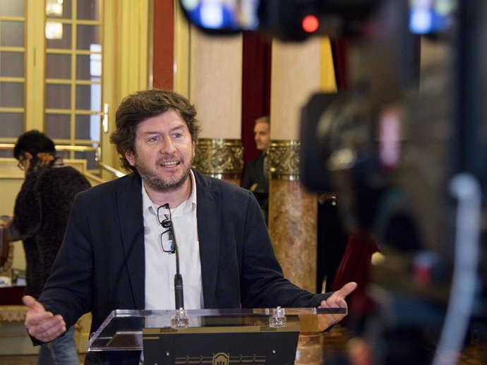 El portavoz de Podemos en el Parlament, Alberto Jarabo
