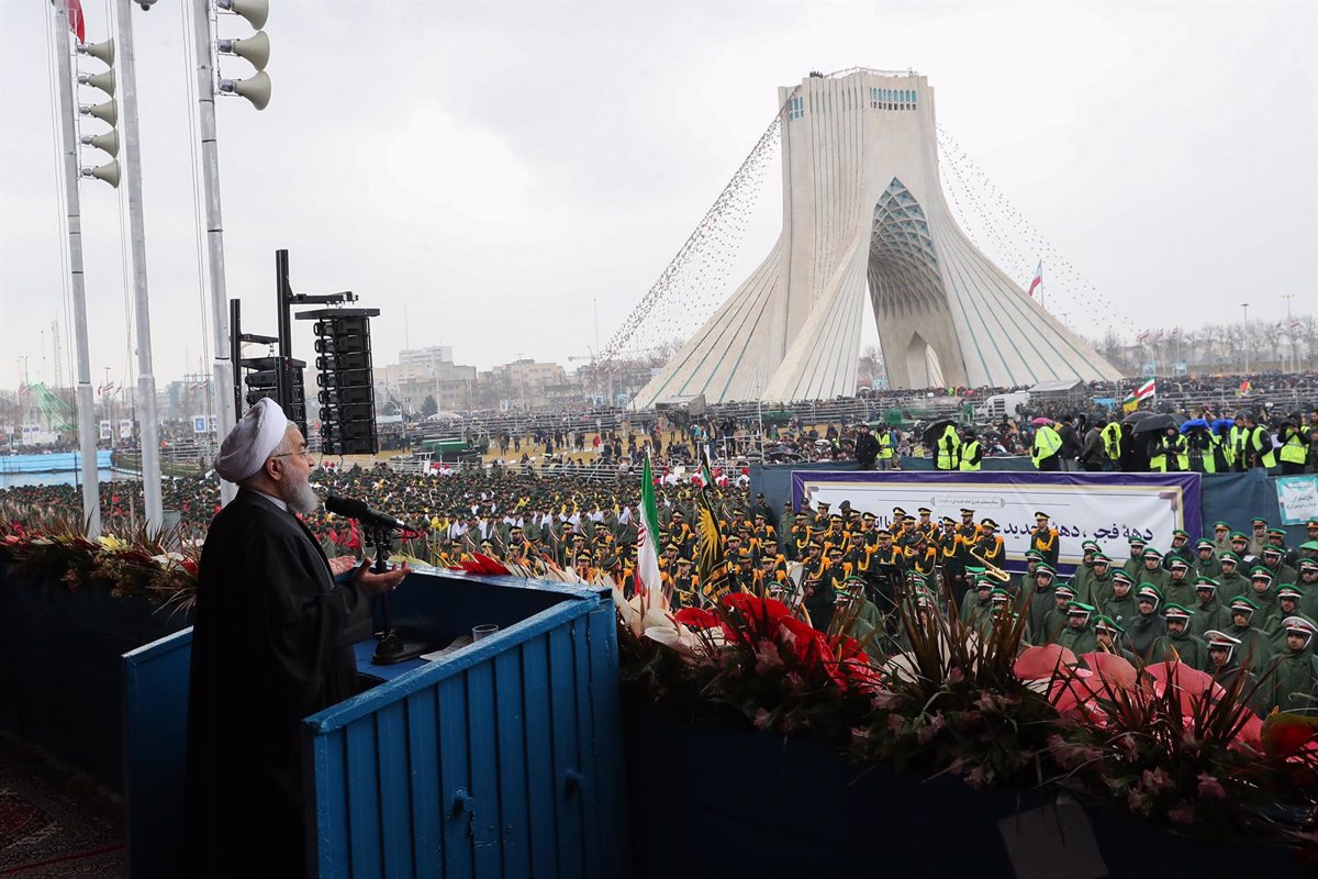 Cientos De Miles De Iraníes Se Manifiestan Para Conmemorar Los 40 Años