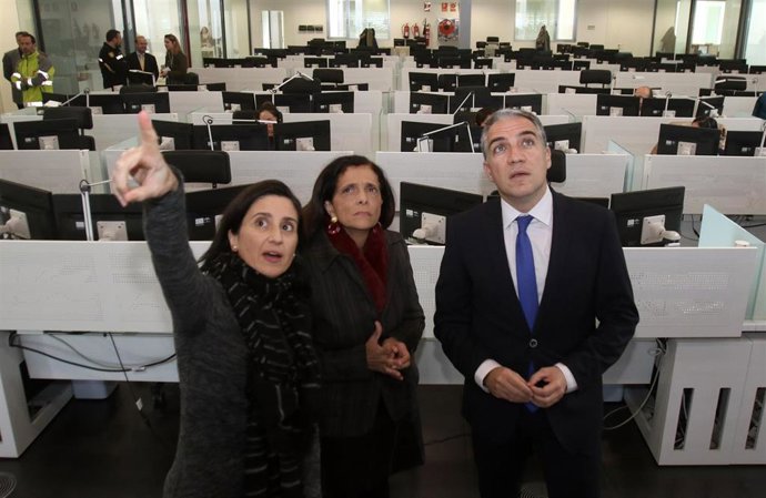 La coordinadora regional del 112 Andalucía, Gracia Aguirre, la jefa de Protecció