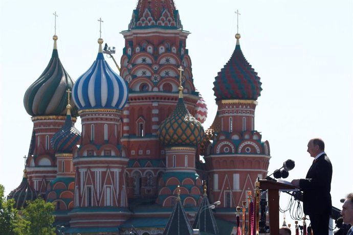 Vladimir Putin habla en la Plaza Roja