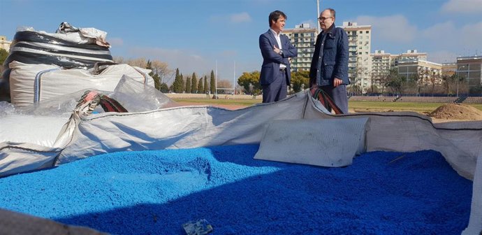 Obras para la nueva pista de atletismo del polideportivo San Pablo de Sevilla