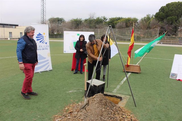 Colocación de primera piedra para la reforma del polideportivo Alcalde Fernando 