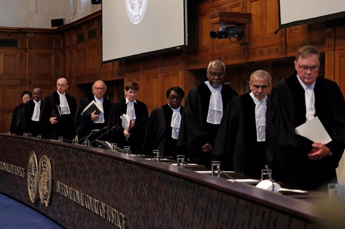 Los jueces de la CIJ durante la lectura del fallo al caso entre Bolivia y Chile