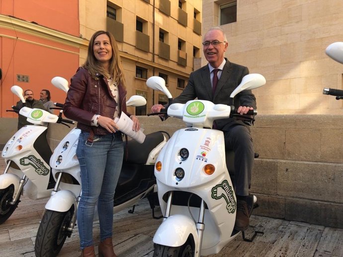 Presentación del nuevo servicio de motos eléctricas