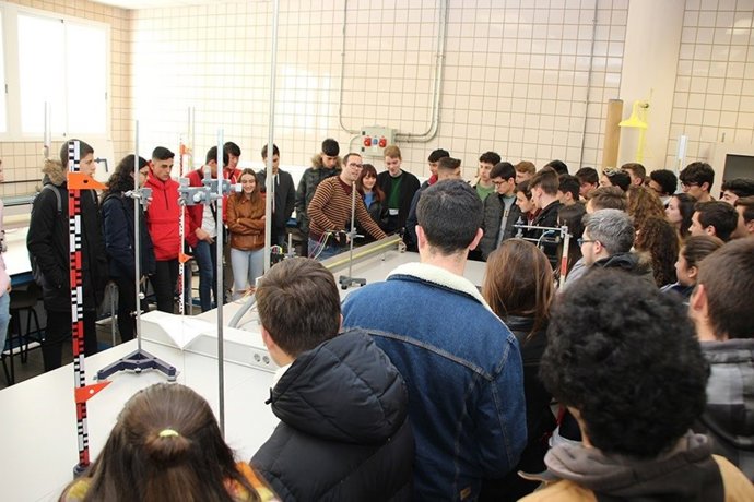 Estudiantes de Bachiller y ciclos en la ETSI para conocer el centro