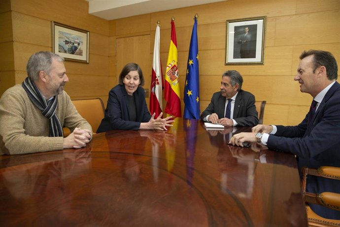 Reunión del presidente de Cantabria, Miguel Ángel Revilla, y la nueva rectora de