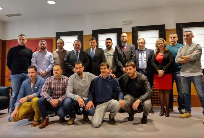 Miembros de la Brigada de Salvamento Mineroson recibidosa en Presidencia.