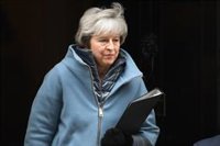 May pide a los diputados "algo de tiempo" para negociar con la UE